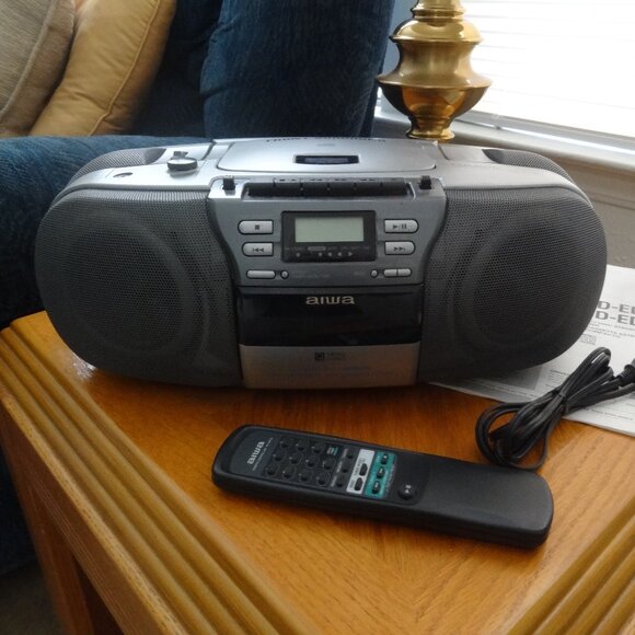 AIWA ~ CSD-ED70 ~ Stereo Sound System ~ CD Player ~ AM / FM ~ Cassette Recorder - Picture 2 of 5